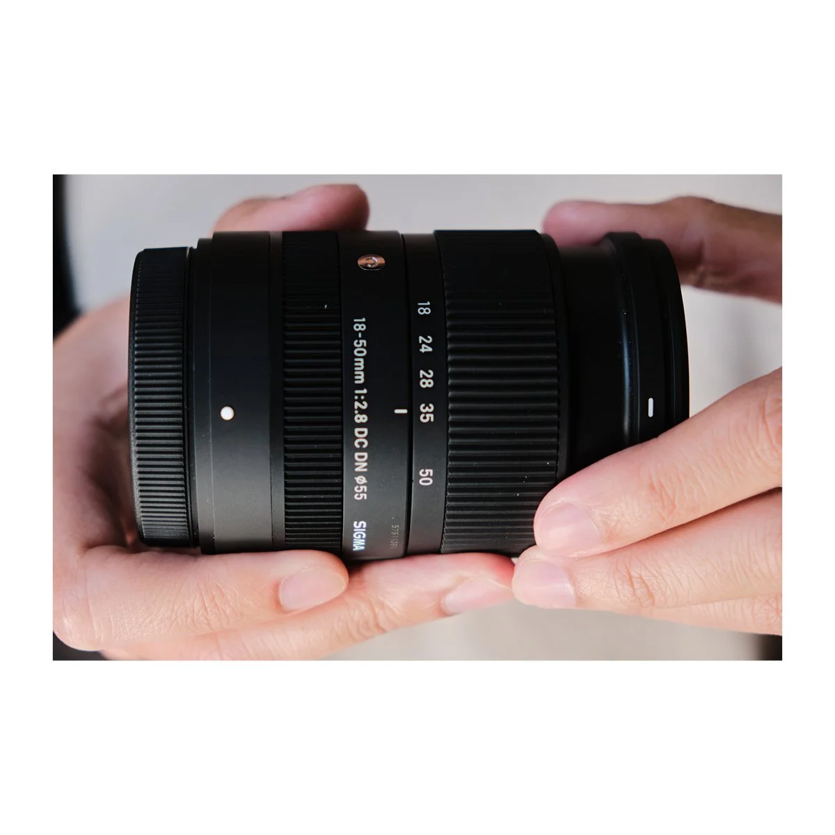 レンズ(ズーム) Sigma 18-50mm Fuji X Mount + Filter Amazon.com: Sigma 18-50mm f/2.8 DC DN Contemporary Lens for